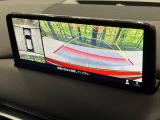 【360&deg;ビューモニター】専用のカメラにより、上から見下ろしたような視点で360度クルマの周囲を確認することができます☆死角部分も確認しやすく、狭い場所での切り返しや駐車もスムーズに行えます。