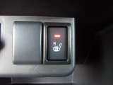 運転席にお座りの方のためにシートヒーターを装備☆