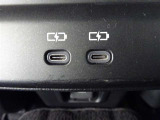 【USB給電】今では当たり前のUSB給電ソケットがついております。 スマホやデジカメなど出先や災害時の充電も可能です♪