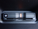 ■【ETC車載器】が装備されています。セットアップをしてお渡しとなり、ETCカードを差し込むだけで高速道路の利用が可能です。