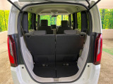 普段のお買い物や通勤、送迎等に十分な荷室スペースを確保しております。セカンドシートを倒すと、大きな荷物の積載も可能です♪