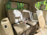 3列目シートはもちろん状態良好☆大人でもゆったりと座って頂けますので、大人数でのお出かけもラクラクです♪ご家族で、気の知れた仲間で、ドライブに行くのが楽しみですね♪