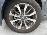 純正アルミホイールを装着しております