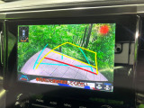 【バックカメラ】駐車時に後方がリアルタイム映像で確認できます。大型商業施設や立体駐車場での駐車時や、夜間のバック時に大活躍!運転スキルに関わらず、今や必須となった装備のひとつです!