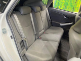 後部座席も気になるようなキズ・汚れやへたり等、大きなダメージはなく、良好な状態です。