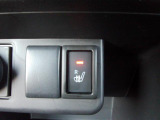 運転席にお座りの方のためにシートヒーターを装備☆