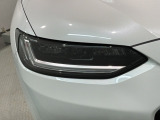 LEDヘッドライトは、点灯の瞬間から最大光量を発揮し、突然暗くなるトンネルなどでの安定感を高めます。