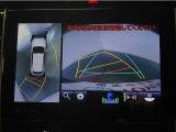 パノラミックビューモニター付きです。車両を上から見た様な映像をディスプレイオーディオ画面に表示。運転席からの目視だけでは見にくい、車両周辺の状況をリアルタイムでしっかり確認出来ます。