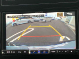 【バックカメラ】駐車時に後方確認もできますので、大きなお車が不安なお客様でも安心してお乗り頂けます。