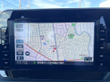純正のメモリーナビ搭載です。初めての場所でも安心ですね♪