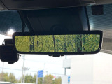 【デジタルインナーミラー】後席の大きな荷物や同乗者で後方が確認しづらい時でも安心!カメラが撮影した車両後方の映像をルームミラー内に表示。クリアな視界で状況の確認が可能です!