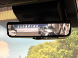 【デジタルインナーミラー】後席の大きな荷物や同乗者で後方が確認しづらい時でも安心!カメラが撮影した車両後方の映像をルームミラー内に表示。クリアな視界で状況の確認が可能です!