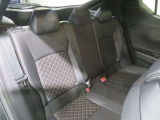 後列シートも足元のスペースに余裕があり、快適にお乗りいただけます♪