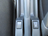 運転席には冬場に快適、シートヒーターが装備。