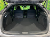 普段のお買い物や通勤、送迎等に十分な荷室スペースを確保しております。セカンドシートを倒すと、大きな荷物の積載も可能です♪