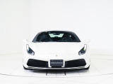ボディカラーはBianco Italia(白パール)にインテリアはNero(黒)の組み合わせでございます。