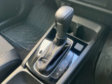 シンプルなシフトレバーでどなたでもストレスなく操作していただけます。