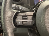 ステアリングにオーディオ操作スイッチが付いています。オーディオ画面に直接タッチしなくても操作が出来ますので、運転に集中できます。