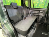後部座席も気になるようなキズ・汚れやへたり等、大きなダメージはなく、良好な状態です。