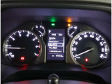 とっても見やすいメーターです。夜間時はラグジュアリーな気分にさせてくれる照明が魅力ですので、夜のドライブも楽しみになりますよ♪