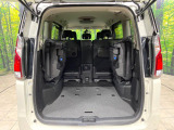 後席を格納すると、これだけの広さが!シーンに合わせたシートアレンジで、大きな荷物も積むことが出来ます♪