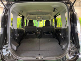 普段のお買い物や通勤、送迎等に十分な荷室スペースを確保しております。セカンドシートを倒すと、大きな荷物の積載も可能です♪