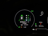 ホンダが推し進める総合先進安全装備のセンシング搭載! 衝突や斜線はみだしなどの危険が予測される時、センサーが警告。ヒューマンエラーを高度先進技術が補完してくれます。