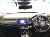 【前方視界】開放的な前方視界!運転がしやすく疲れにくいです♪窓が大きく、見通しがとっても良いおクルマですよ♪