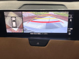 【360&deg;ビューモニター】専用のカメラにより、上から見下ろしたような視点で360度クルマの周囲を確認することができます☆縦列駐車や幅寄せ時に活躍してくれます♪