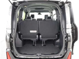 広々としたラゲージスペースを備えています。大きなものや長さのある荷物もしっかりと積み込めます。