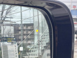 ●ブラインドアシストセンサー:視角からの車を感知し、ドライバーが車線変更を行う際に、警告音と共に注意を促してくれる安全支援機能です!