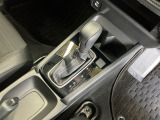 発進時から滑らかに加速する無段階変速のCVTはストップ&ゴーの多い街の中も快適です