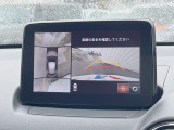 【マルチテレインモニター】車のフロントやサイドのカメラ画像を同時にモニター表示することで、悪路や狭い道を走行時でも周囲の状況確認ができ安心!本格SUVにうれしい装備です♪