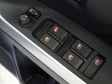 電動格納式ドアミラー・パワーウインドウを装備しています。
