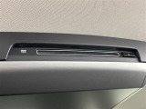 【DVD再生】車内でDVDがお楽しみいただけます! ※最新ナビやバックカメラ(バックモニター)、後席専用モニター(フリップダウンモニター)の取付をご要望の場合はお気軽にスタッフにお尋ねください。