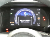 視認性の良いスピードメーターですね。夜も見やすく表示されますので運転が楽しくなります。