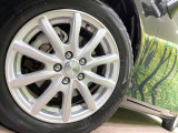 【15インチアルミホイール】外観にマッチしたアルミホイールを装着しております。各種アルミホイールや、スタッドレスタイヤも取扱いしております。是非ご相談ください♪