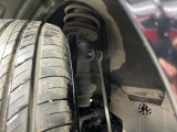 お車を安心してお乗りいただく為には、足回りの定期点検が欠かせません。サービスサポート(有償保証)では無料点検もご提供しており、安心のカーライフをお過ごしいただけるサポート体制が整っています。