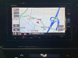 ナビゲーションはフルセグTV対応のGathers純正メモリーナビを搭載しています。Bluetoothオーディオ機能がありますので、スマートフォンなどの音楽も再生できます。