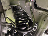お車を安心してお乗りいただく為には、足回りの定期点検が欠かせません。サービスサポート(有償保証)では無料点検もご提供しており、安心のカーライフをお過ごしいただけるサポート体制が整っています。