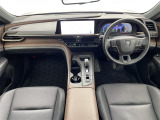 クラウンクロスオーバー 2.5 G アドバンスト レザー パッケージ E-Four 4WD 本革シート