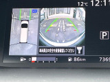 【アラウンドビューモニター】専用のカメラにより、上から見下ろしたような視点で360度クルマの周囲を確認することができます☆死角部分も確認しやすく、狭い場所での切り返しや駐車もスムーズに行えます。