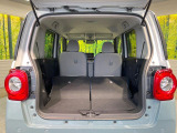後席を格納すると、これだけの広さが!シーンに合わせたシートアレンジで、大きな荷物も積むことが出来ます♪
