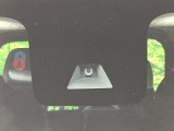 【インテリジェントエマージェンシーブレーキ】フロントカメラで前方の車両や歩行者を検知。衝突しそうな時は衝突被害軽減ブレーキが作動、衝突回避をサポート。より安全にドライブをお楽しみいただけます。
