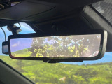 【デジタルインナーミラー】後席の大きな荷物や同乗者で後方が確認しづらい時でも安心!カメラが撮影した車両後方の映像をルームミラー内に表示。クリアな視界で状況の確認が可能です!