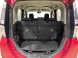 普段のお買い物や通勤、送迎等に十分な荷室スペースを確保しております。セカンドシートを倒すと、大きな荷物の積載も可能です♪