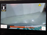 【バックモニター】後ろのカメラの映像がモニターに映し出されるので、後方の見えない死角や、障害物との距離感などもしっかり安全確認することができます!