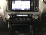 左右独立温度コントロールフルオートエアコンです。運転席、助手席それぞれで独立して温度設定ができます。冷え性の方が乗っても安心ですね♪