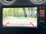 【バックカメラ】駐車時に後方がリアルタイム映像で確認できます。大型商業施設や立体駐車場での駐車時や、夜間のバック時に大活躍!運転スキルに関わらず、今や必須となった装備のひとつです!