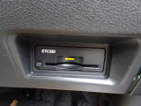 ◆ETC2.0◆ビルトインタイプでスッキリ♪高速道路の料金所で停まることなくスイスイ通過。ETC2.0では充実したETC機能に加えて、ITSスポットとの通信が可能で、次世代の運転支援サービスを受けることができます!